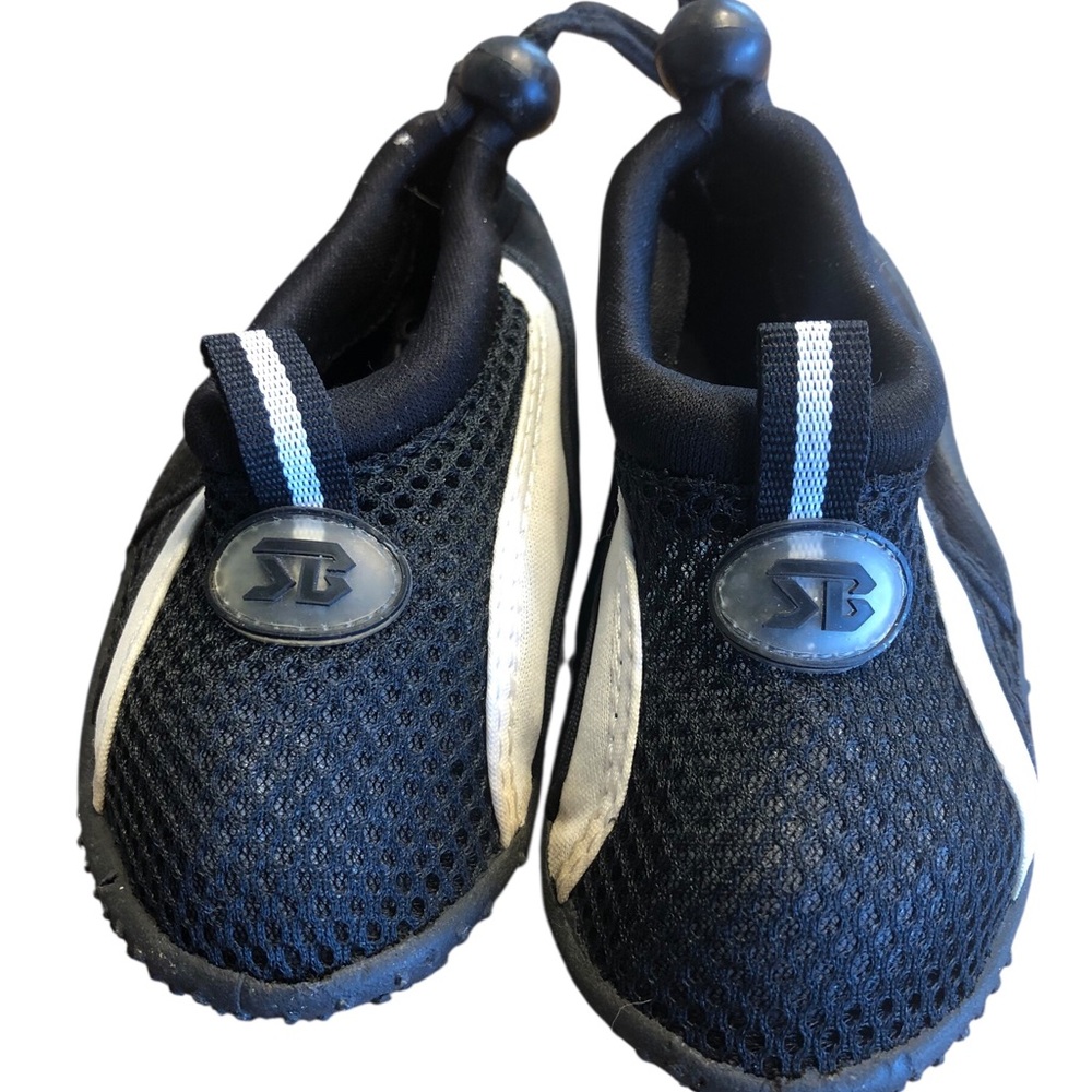 Star Bay Size 6 Unisex Kids Black and White Water Shoes